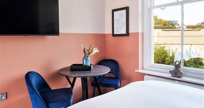 Clifton House - Your Apartment