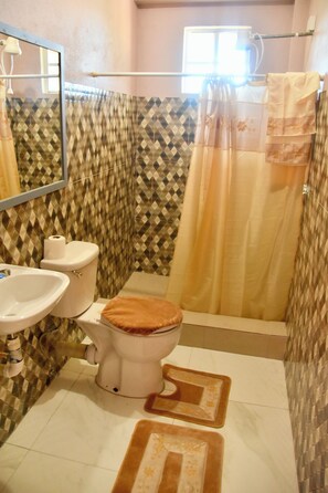 Dutxa, tovalloles, sabó i paper higiènic 