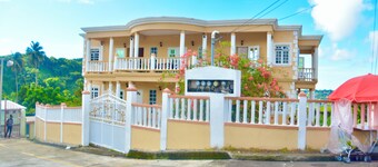 3- one-bedroom apartments in awesome Richland Park with AC