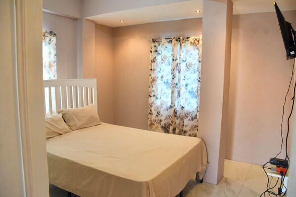1 bedroom, iron/ironing board, WiFi, bed sheets