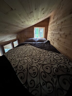 1 bedroom, bed sheets