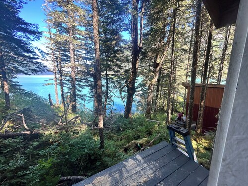 Ellsworth Glacier View Cabin #2 Oceanfront Remote Cabin located in Day Harbor