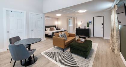 Cozy Den - Minutes to Downtown Denver and near Red Rocks