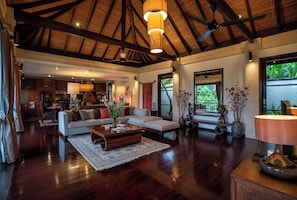 Living area - Villa Ambiente By Nakula (Jimbaran)