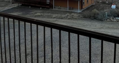 Scofield Shores • Sunset Lake Views • Walk to Water • Sleeps 10