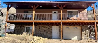 Scofield Shores • Sunset Lake Views • Walk to Water • Sleeps 10
