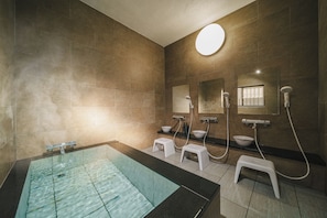 Comfort Condo, Non Smoking | Bathroom | Separate tub and shower, deep soaking tub, free toiletries, hair dryer - Allure Shohaen (Beppu)