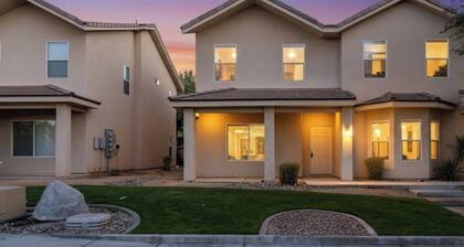 3-bedroom townhome in pleasant Mesquite with AC for relaxing stays