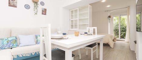 Fer et planche à repasser, Wi-Fi gratuit, draps fournis