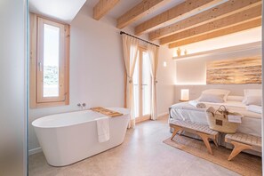 Free WiFi, bed sheets - VILA NOVA SUITES & SPA - DOBLE SUPERIOR (Capdepera)