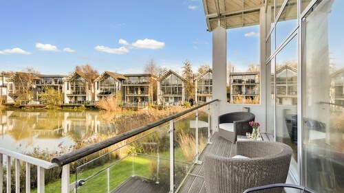 Bryony Lake House - Lower Mill Estate, Complimentary Spa Access
