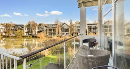 Bryony Lake House - Lower Mill Estate, Complimentary Spa Access