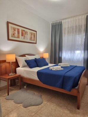 3 bedrooms, iron/ironing board, WiFi, bed sheets - Happy House Central Apartment (Faro)