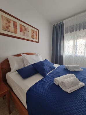 3 bedrooms, iron/ironing board, WiFi, bed sheets - Happy House Central Apartment (Faro)