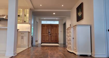 Close to the city with great view to the lake.