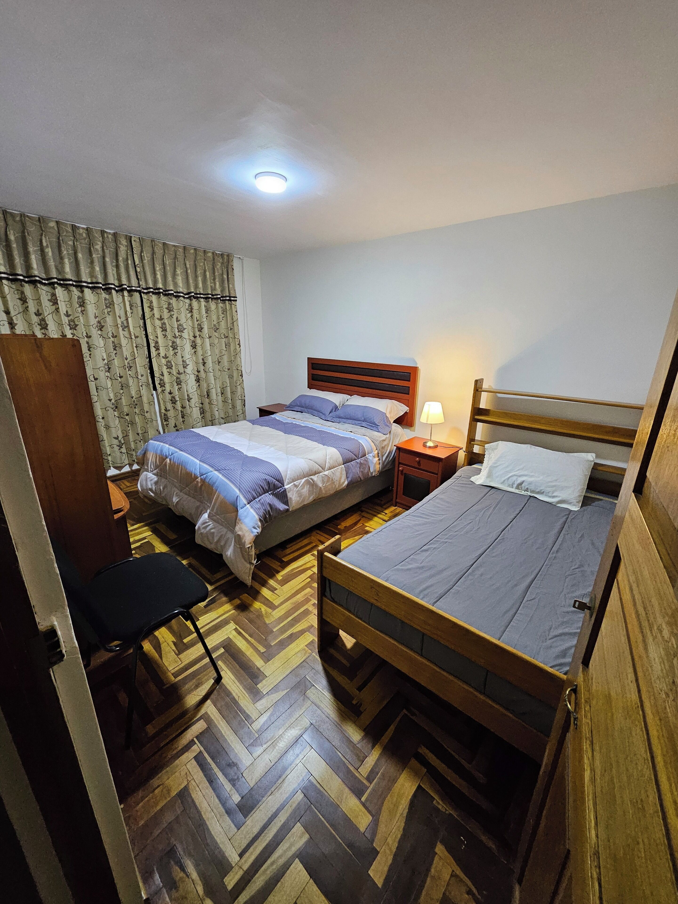 2 chambres, bureau, Wi-Fi gratuit, draps fournis