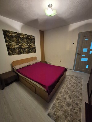 Room - Tranquil 1-bedroom apartment in welcoming Galați perfect for relaxing stay (Galați)