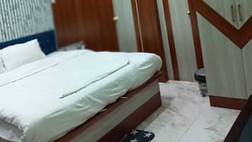 Classic Double Room | Desk, laptop workspace, free WiFi