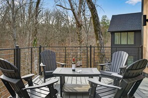 Outdoor dining - Modern Smoky Escape - Private Pool and Hot Tub (Sevierville)