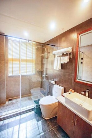 ห้องซูพีเรียสวีท, วิวภูเขา | ห้องน้ำ | ไดร์เป่าผม, ผ้าเช็ดตัว, สบู่, ยาสระผม