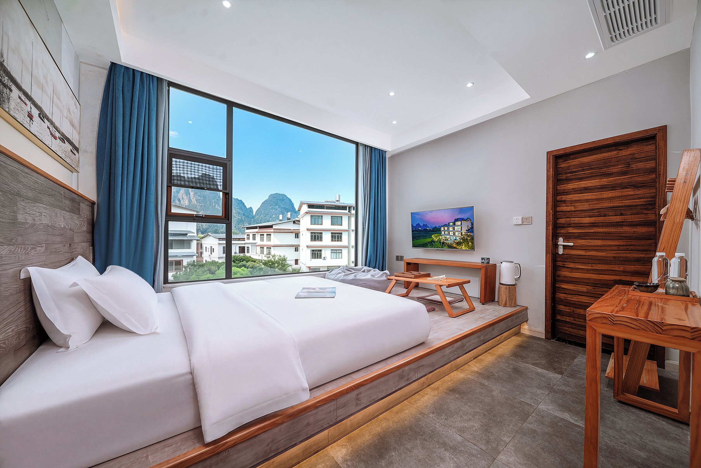 Habitación doble estándar, vista a la colina | Espacio para trabajar con laptop, insonorización y wifi gratis 