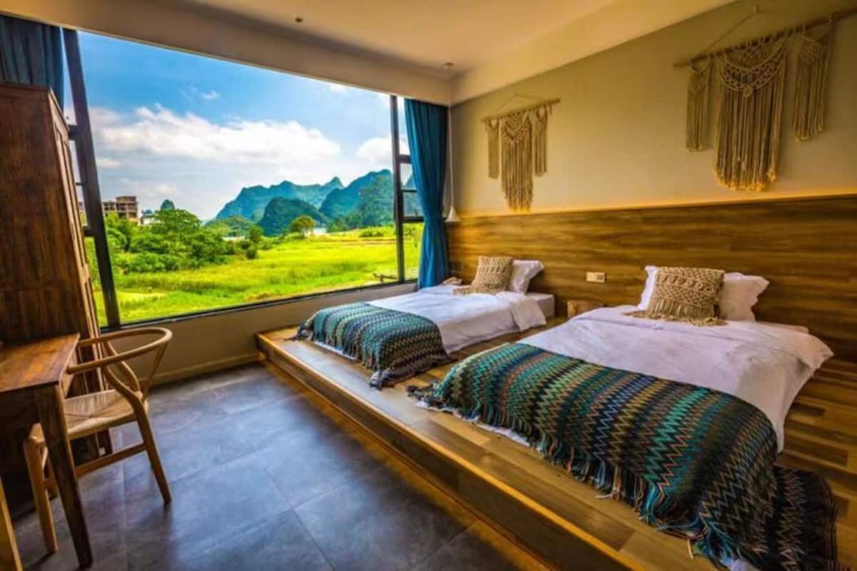 Skrivebord for bærbar PC og wi-fi (inkludert)