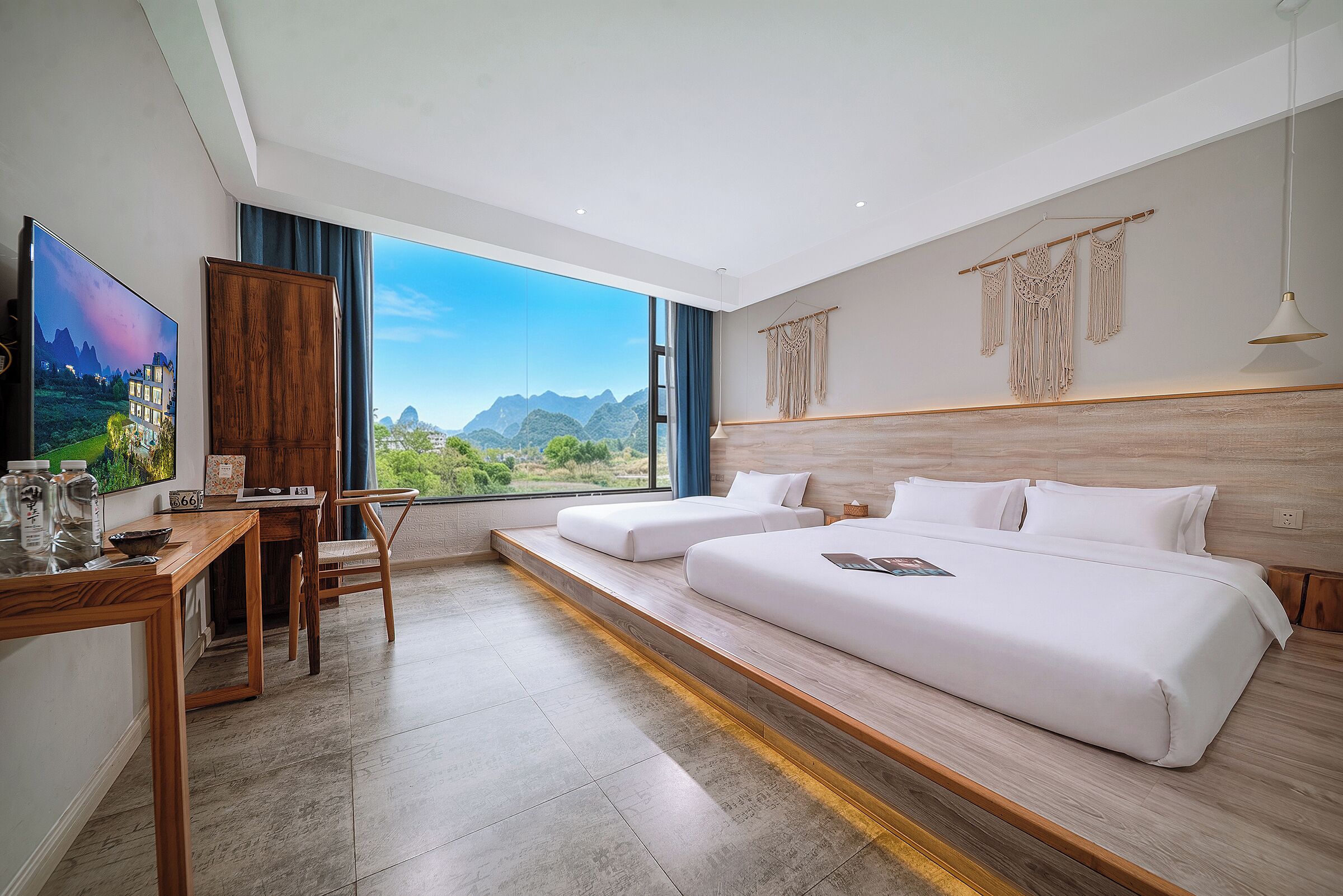 Habitación superior con 1 cama matrimonial o 2 individuales, vista a la montaña | Vista a la montaña