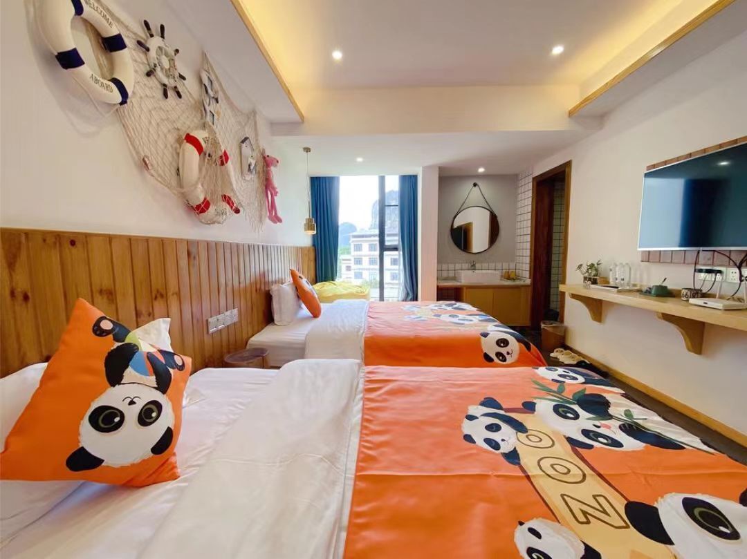 Suite – superior, fjellutsikt | Skrivebord for bærbar PC og wi-fi (inkludert)