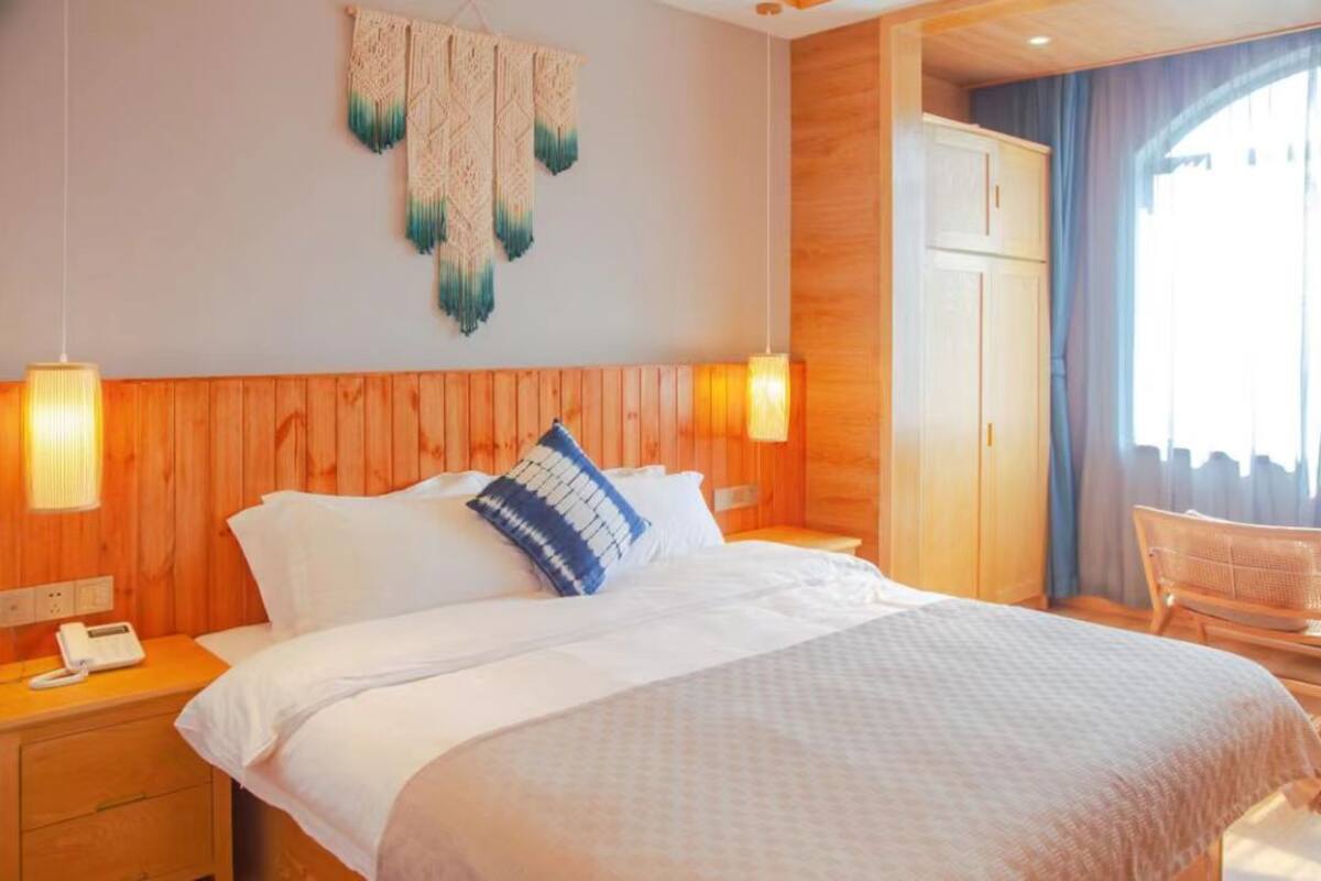 花語.標準大床房 | 筆電工作空間、免費無線上網