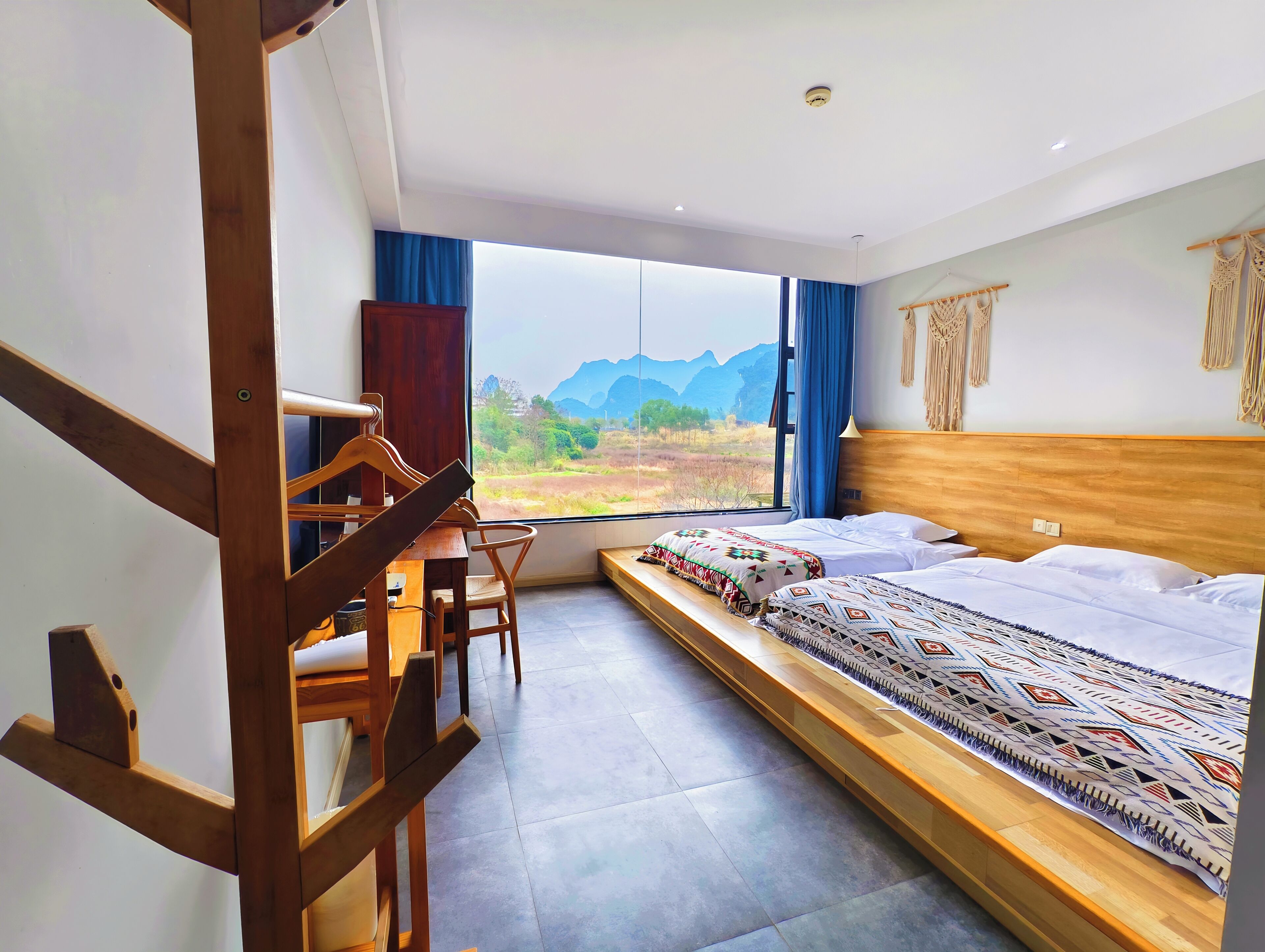 ห้องซูพีเรียดับเบิลหรือทวิน, วิวภูเขา | พื้นที่ทำงานแบบใช้แล็ปท็อป, Wi-Fi ฟรี