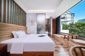 Habitación doble de lujo, 1 cama King size, vista a la montaña | Espacio para trabajar con laptop, insonorización y wifi gratis 