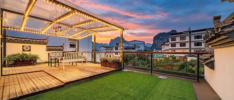 Luxury-Suite, Bergblick | Terrasse/Patio