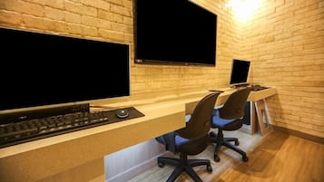 Couple PC | Free WiFi