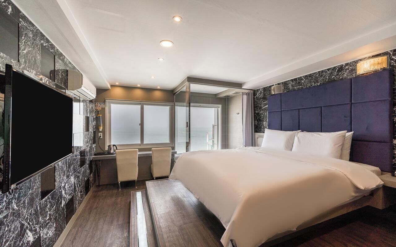 Double Room, Ocean View | Free WiFi