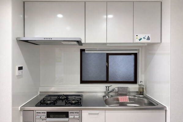 Private kitchen - EPO Shinmachi Maison Apartment (Osaka)