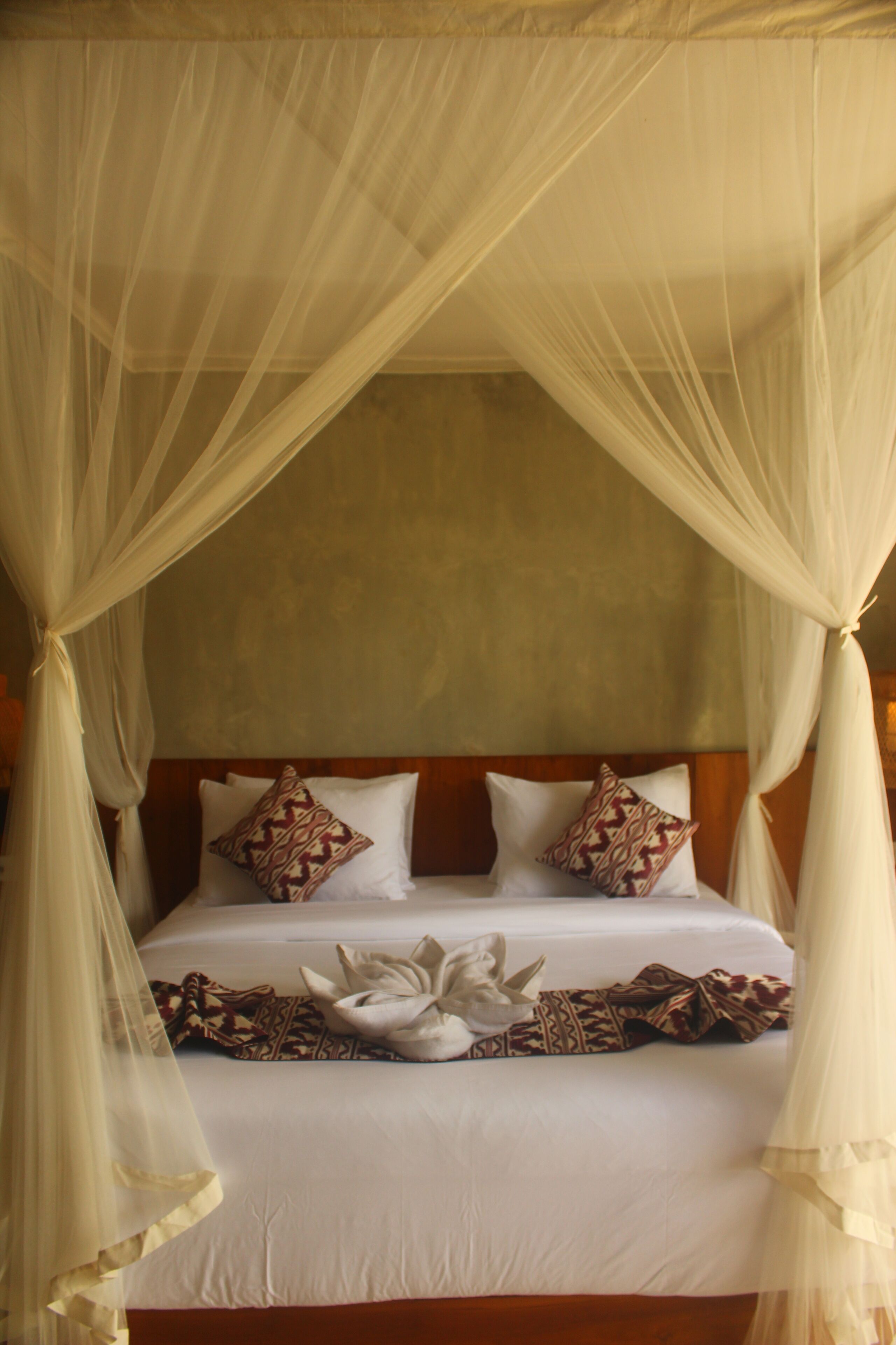 In-room safe, desk, free WiFi