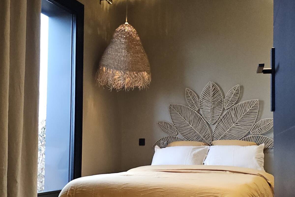 Comfort driepersoonskamer, privézwembad, uitzicht op tuin | Gratis wifi