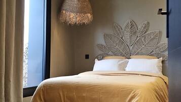 Comfort driepersoonskamer, privézwembad, uitzicht op tuin | Gratis wifi