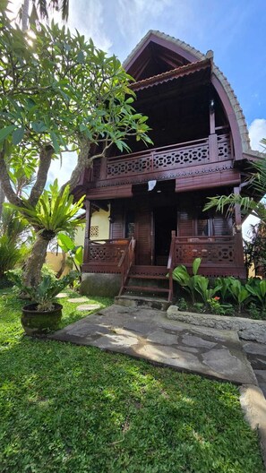 Fachada de la propiedad