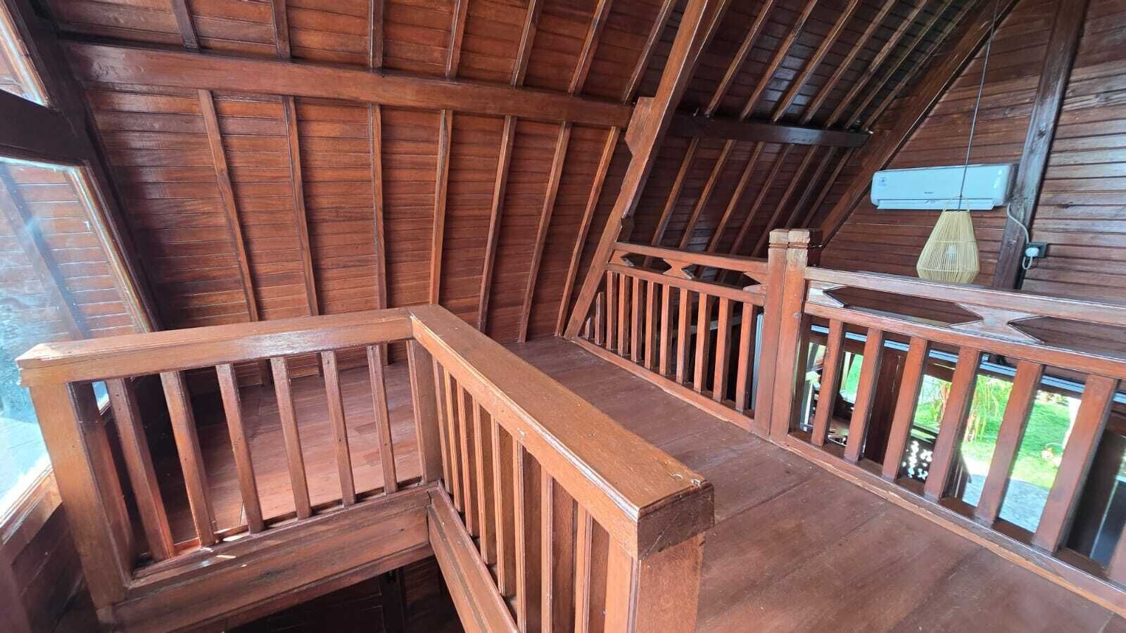 مكتب ومساحة عمل للكمبيوتر المحمول وواي فاي مجانًا