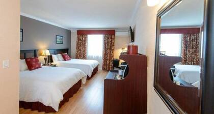 Standard 2 Queen Bedroom