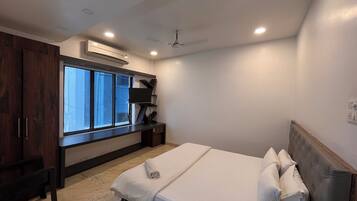 Kamar Double | Ruang kerja ramah laptop dan Wi-Fi gratis