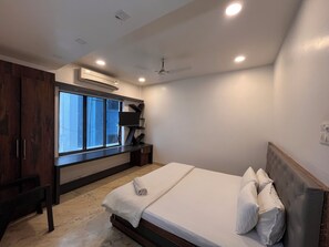 Kamar Double | Ruang kerja ramah laptop dan Wi-Fi gratis