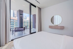 Luxury Apartment, 2 Bedrooms, Balcony, Canal View | Free WiFi - Trillionaire Residences - Business Bay (Dubai)