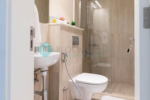 Apartment | Bathroom - Bloomfields Stylish 2BR in Oasis Mas (Abu Dhabi)