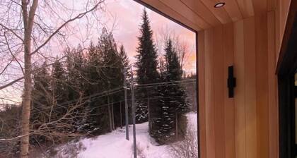 Tinwood Cabins – The Climb, 3 mins to Rossland