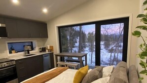 Unclassified image, 4 of 31, button - Tinwood Cabins – The Climb, 3 mins to Rossland (Rossland)