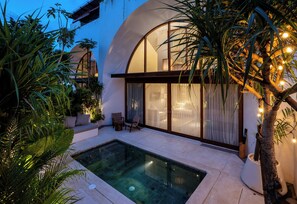 Villa Premium, patio, vue jardin | Piscine | Piscine extérieure