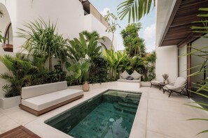 Outdoor pool, sun loungers - Suasana by AYA (Pecatu)