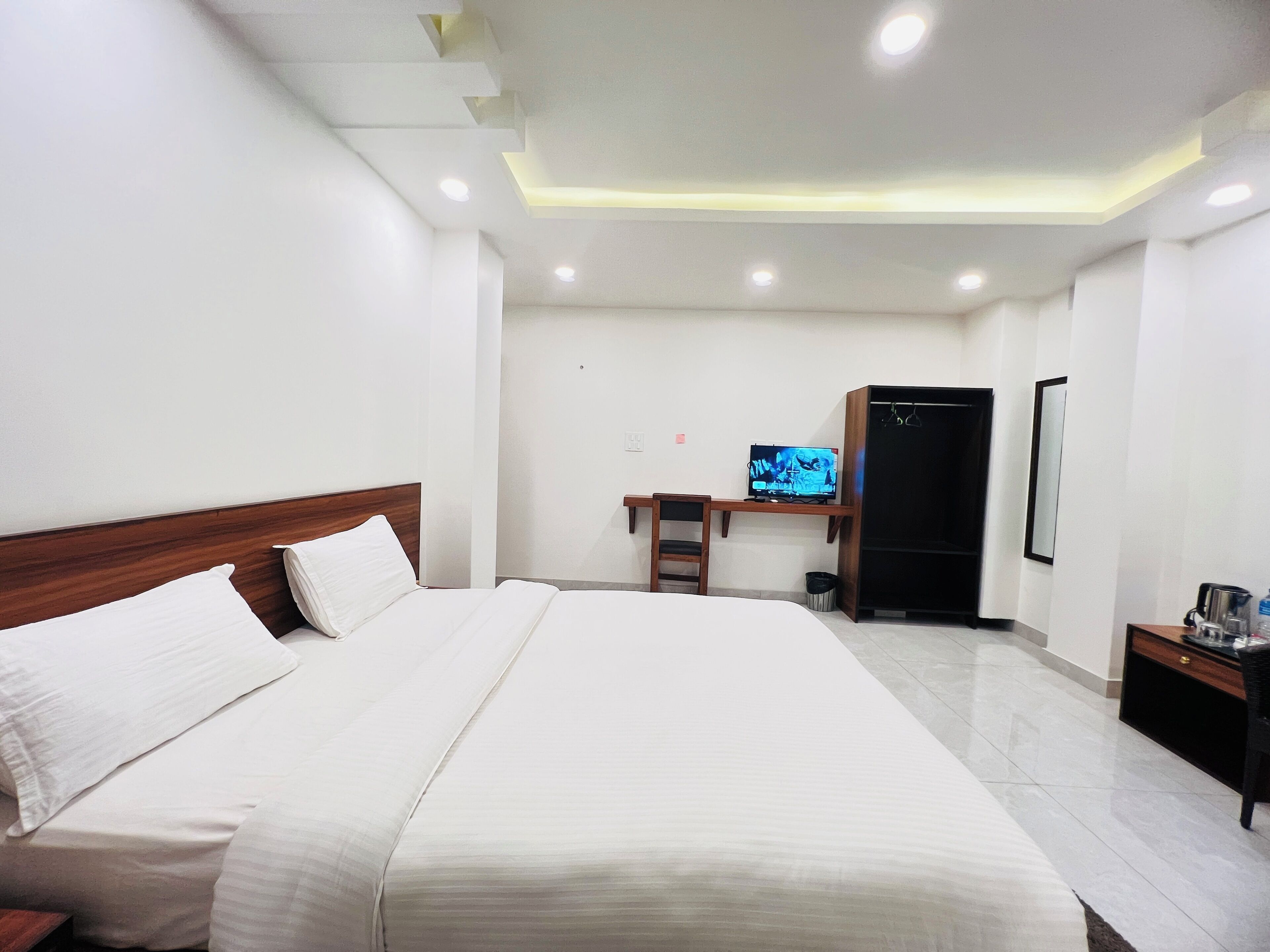 Familienapartment, Balkon, Hügelblick | Schreibtisch, kostenloses WLAN